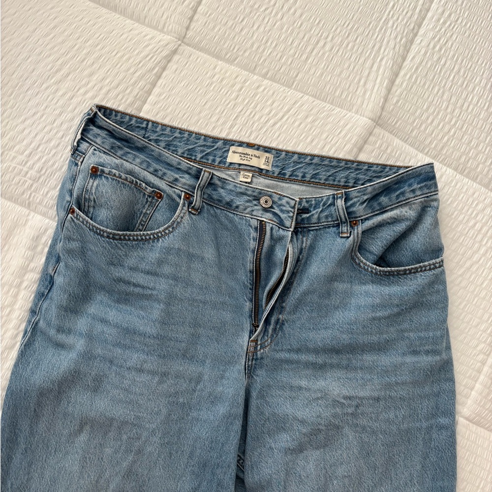 A&F Curve Love High Rise Wide Leg Jeans- size 14 or 32 - Picture 9 of 11